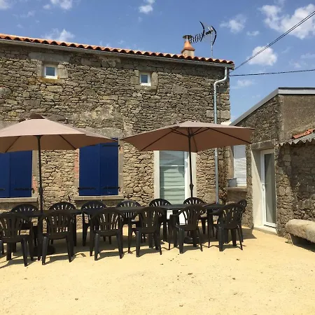 La Maison Des Chataigniers *