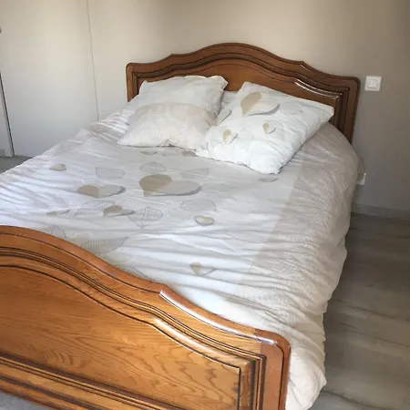 La Maison Des Chataigniers بيت للعطل *