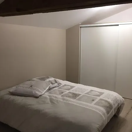 La Maison Des Chataigniers بيت للعطل *